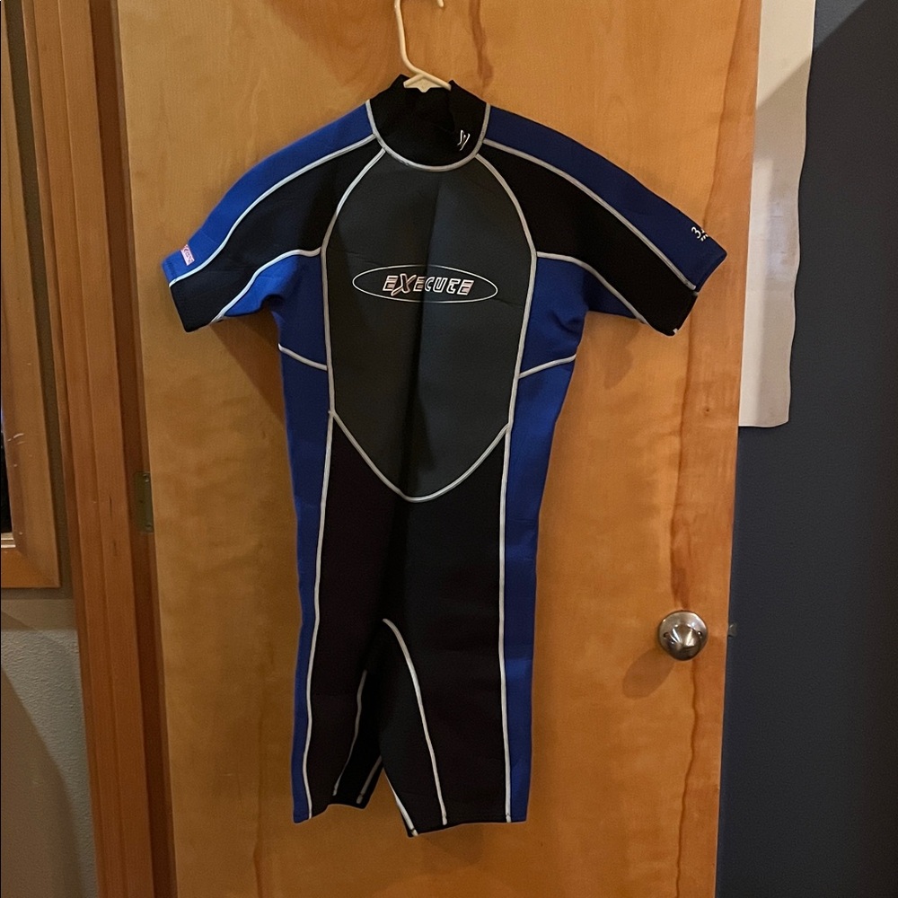 “Execute” Black and Blue Wetsuit